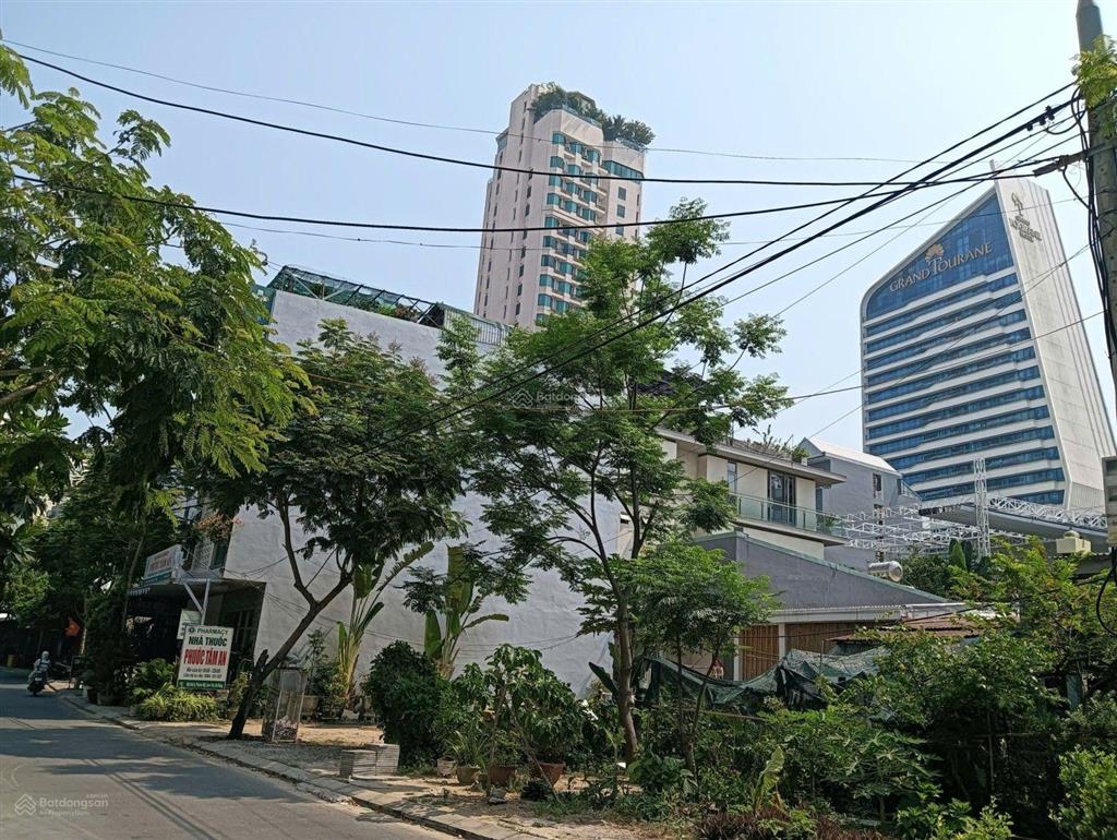 Gấp bán lô đất đẹp mặt tiền đường mỹ khê 8