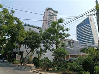 Gấp bán lô đất đẹp mặt tiền đường mỹ khê 8