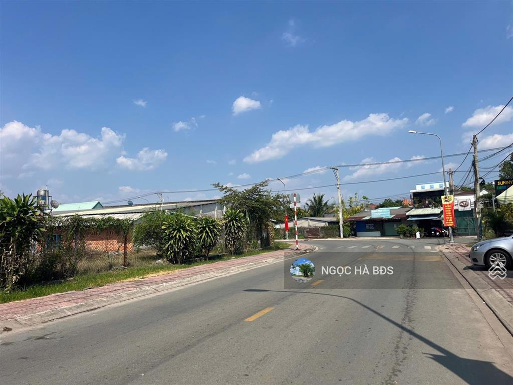Cần tiền bán đất gần nhà thờ chợ búng 100m², mt đường nhựa 22m sổ sẵn