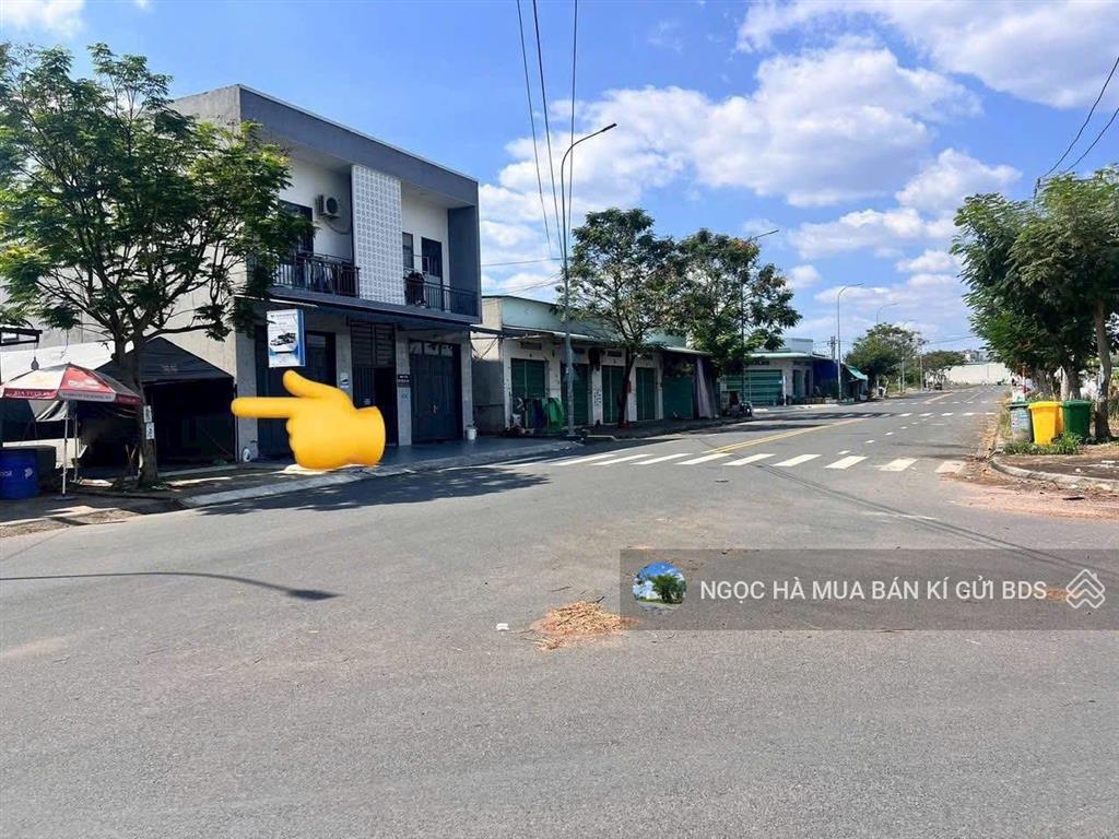 Siêu phẩm đất trục kinh doanh d8 ngay vsip 2 100m2 giá chỉ 1 tỷ 650 sát kcn, sẵn sổ đường nhựa