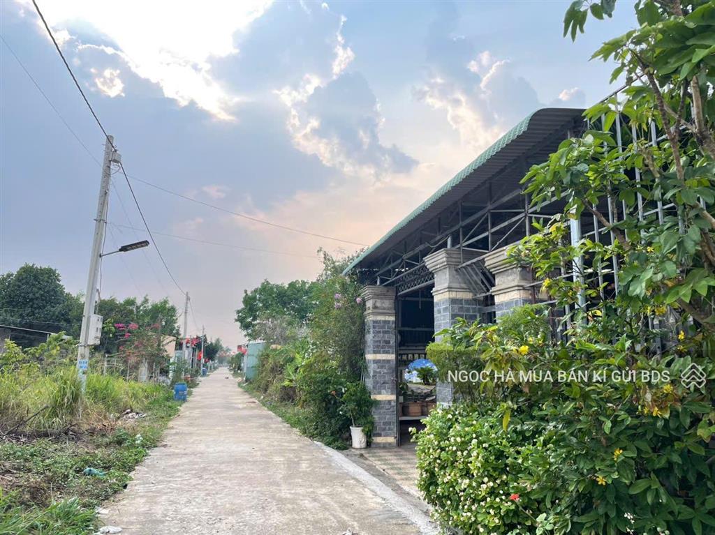 Bán đất xây trọ sát chợ trừ văn thố  175m2 sẵn thổ cư giá 630tr, shr đường vào 5m, thu nhập 10tr