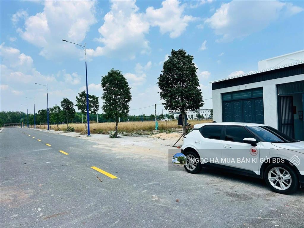 Gấp bán trọ 300m2 giá 1t190 ngay kcn becamex ~ 500m, sổ sẵn dòng tiền 20tr/th thuê full, ngay tthc