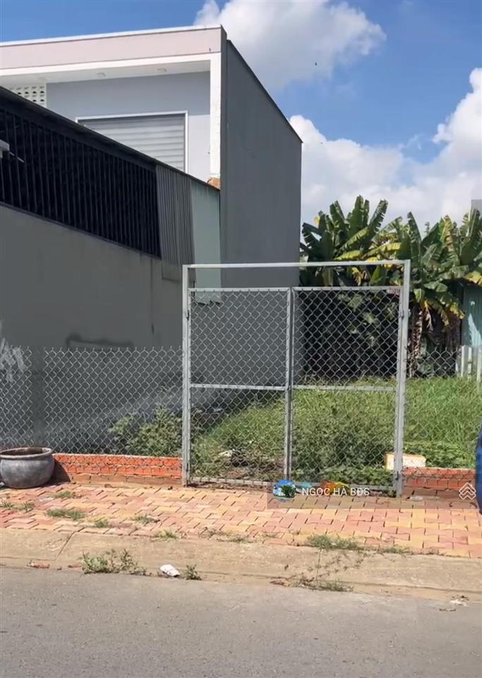 Chủ bán lô 125m2 giá 2 tỷ 650 ngay kdc vĩnh phú 1 sát cổng chào bình dương  shr mt đường nhưa 10m