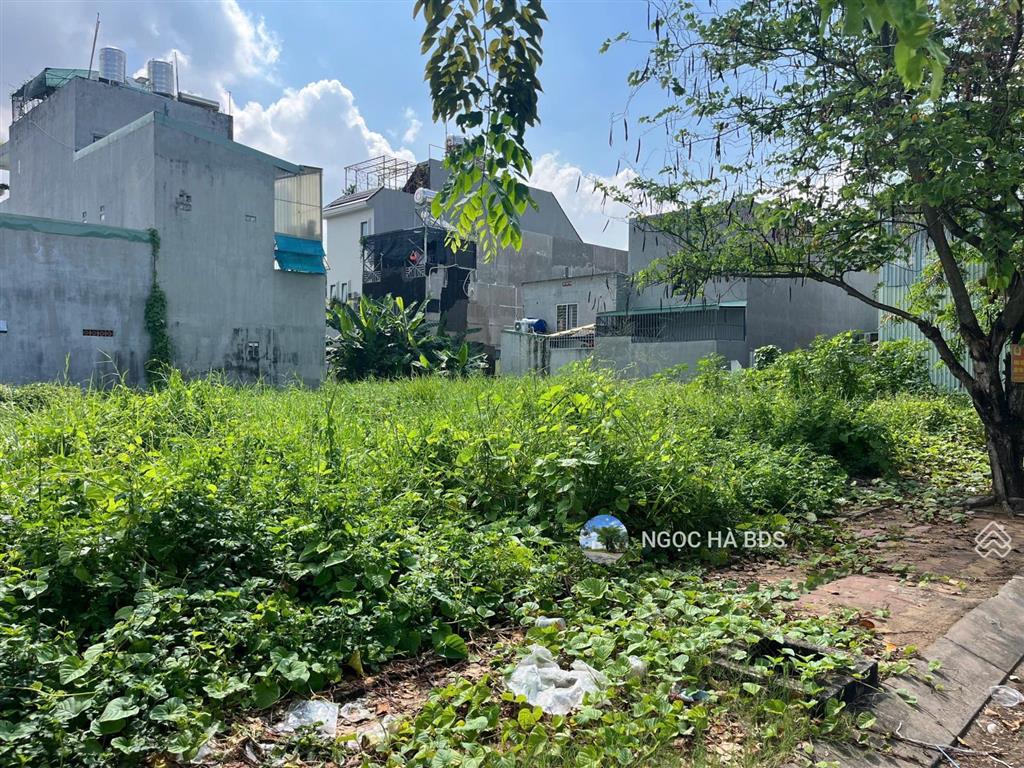 Chủ bán lô 125m2 giá 2 tỷ 650 ngay kdc vĩnh phú 1 sát cổng chào bình dương  shr mt đường nhưa 10m