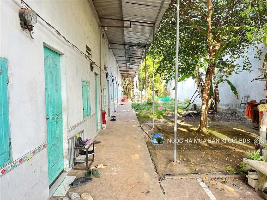 Bán trọ cho thuê full ngay kcn minh hưng 320m2 dòng tiền 14tr/th, 1 kiốt và 9 phòng, shr