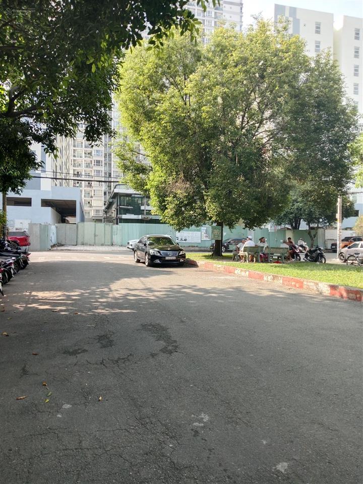 8tỷ999  đất 88m2 đường bình phú q6 xe hơi tới nhà