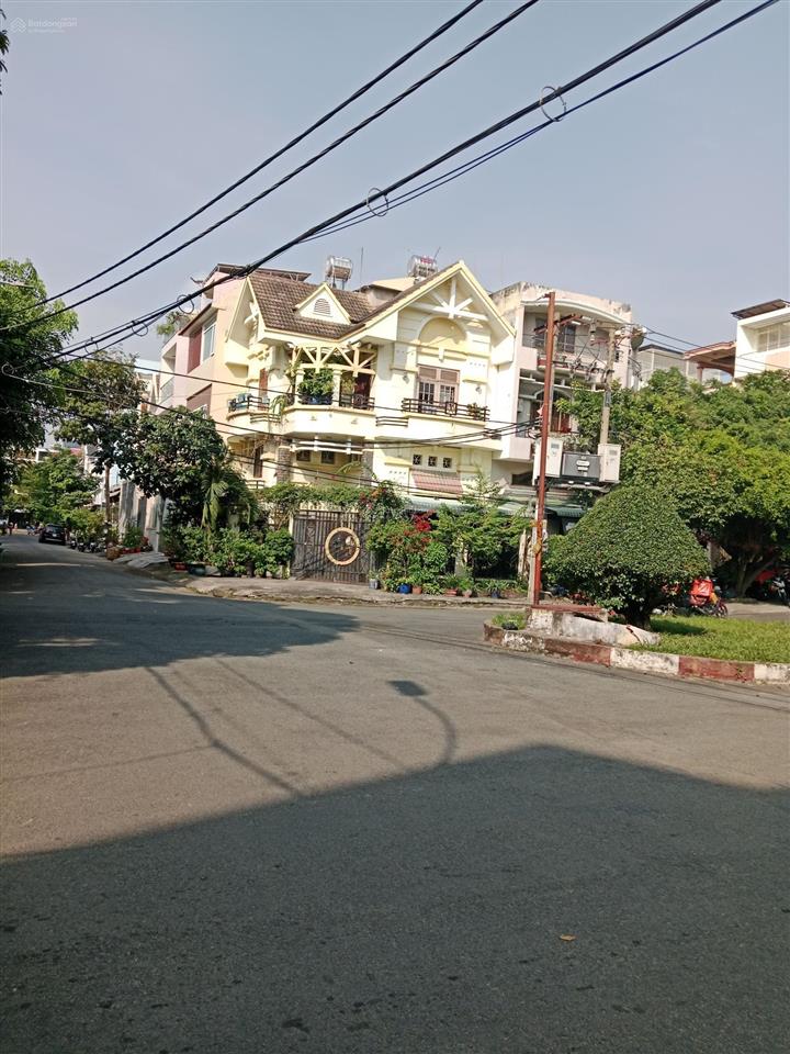 8tỷ999  đất 88m2 đường bình phú q6 xe hơi tới nhà