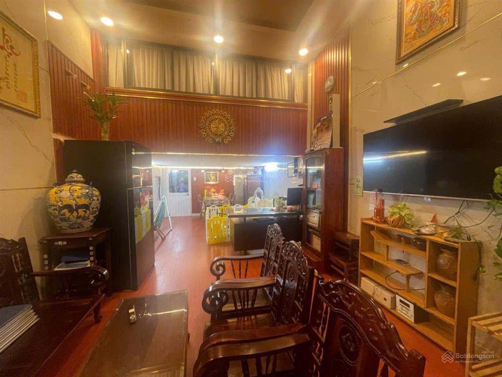 66m2 4tỷ800chung cư lầu 1 nội thất mới ở ngay nguyễn trãi q5