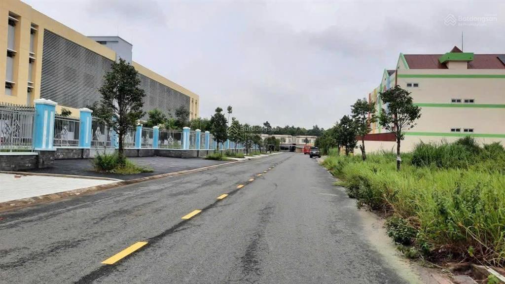 Đất ngợp ở hội nghĩa vị trí đẹp 100m2/870tr ngay sau chợ quang vinh 3,tiện khai thác đầu tư kd shr