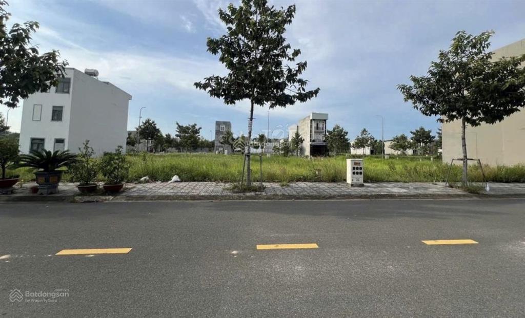 Hot lô đất ngợp ngay khu vsip2a 300m2 sát kcn vsip2a trục dt741 khai thác xây dựng kd