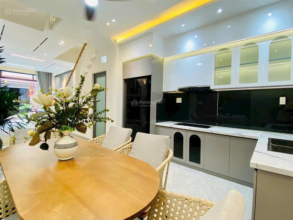 Nhà cần bán ngay mt đường cao lỗ quận 8, sát bên aeon dt 85m2 cho thuê 24tr/th