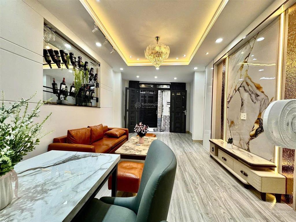 Bán nhà gần mt tạ quang bửu 100m2 có dòng tiền 8tr/th shr