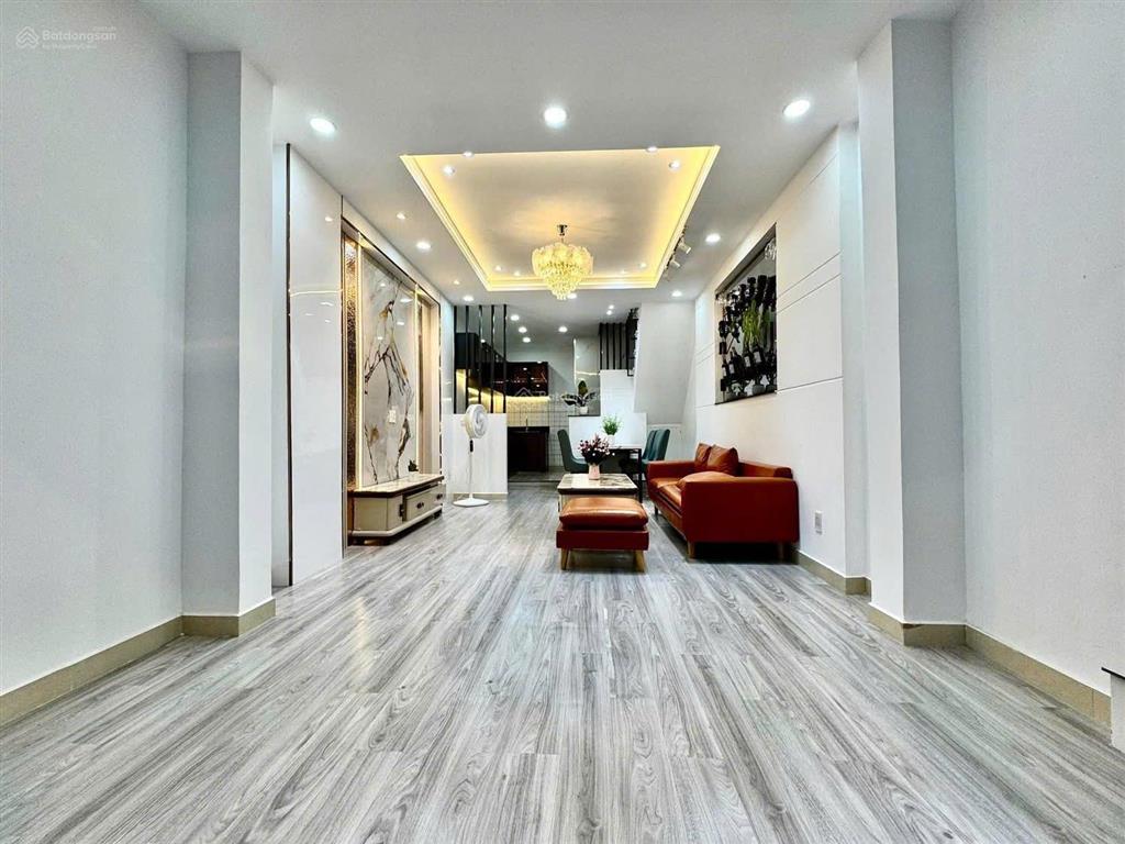 Bán nhà gần mt tạ quang bửu 100m2 có dòng tiền 8tr/th shr