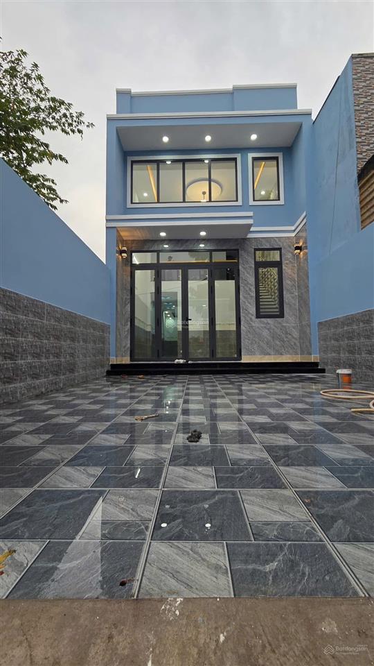 Bán nhà phố sát chợ hưng long dt 95m2 sẵn dòng tiền thuê 8tr/th shr
