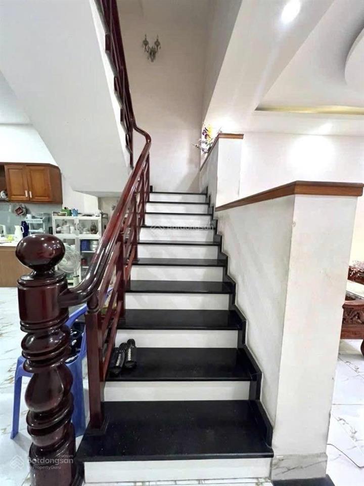 Nhà cần bán tại sinco bình tân dt 75m2, đang sẵn nội thất, shr. tiện cho thuê