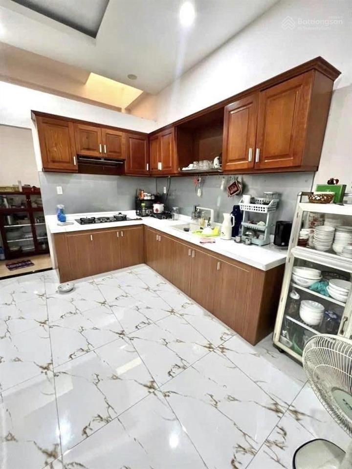 Nhà cần bán tại sinco bình tân dt 75m2, đang sẵn nội thất, shr. tiện cho thuê