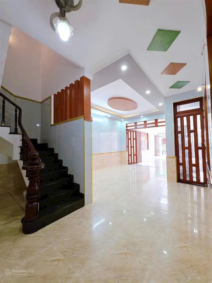 Ra đi gấp nhà ngay sát mt kênh tân hóa dt 80m2/ đang cho thuê 9tr/th shr