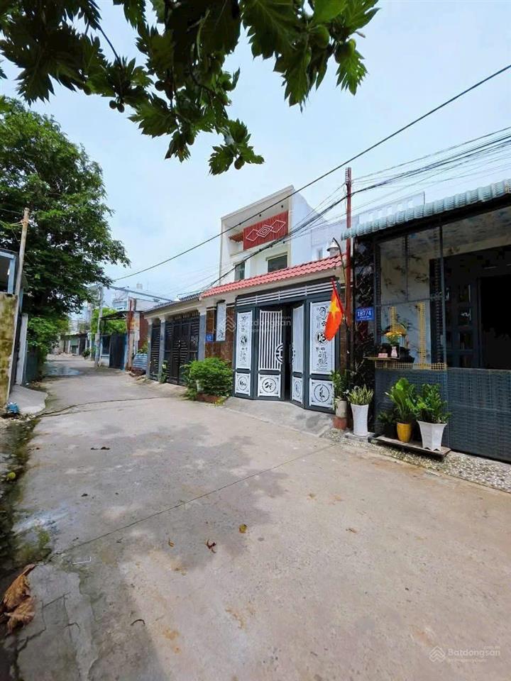 Ra đi gấp nhà ngay sát mt kênh tân hóa dt 80m2/ đang cho thuê 9tr/th shr