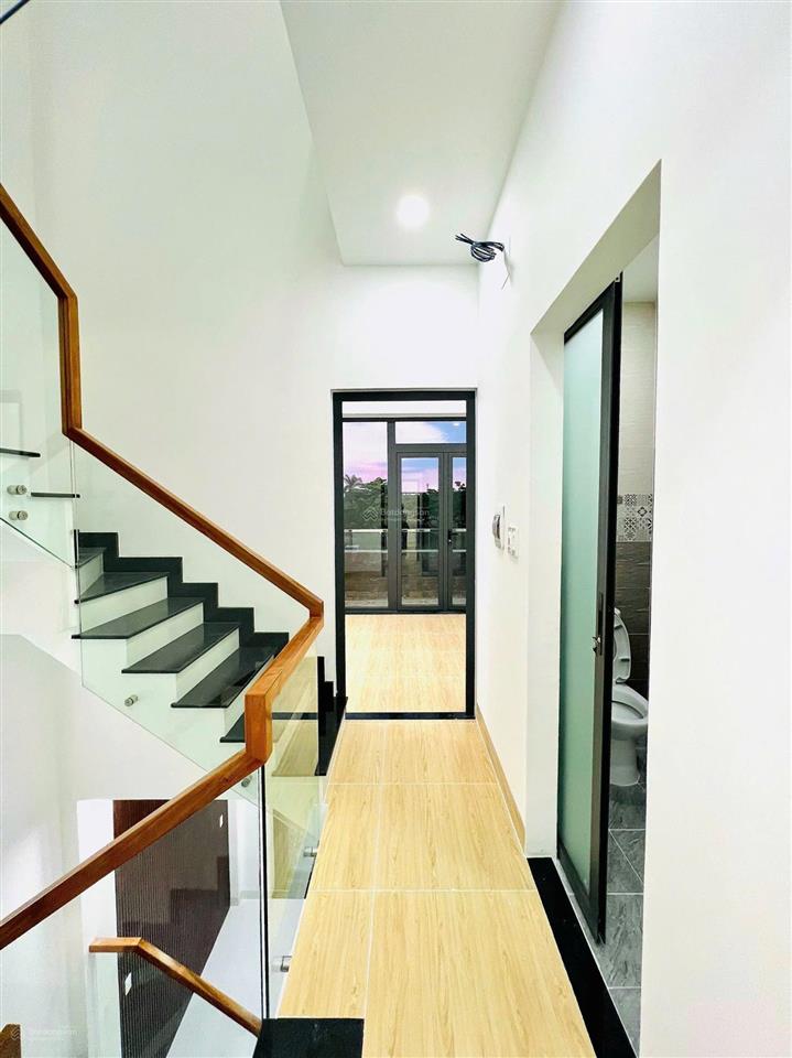 Nhà mới đẹp 3 lầu, diện tích sàn 112m2, tại quận 9