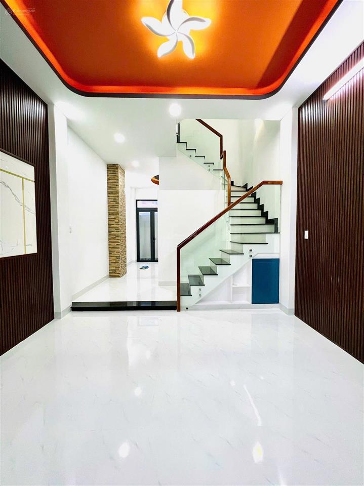 Nhà mới đẹp 3 lầu, diện tích sàn 112m2, tại quận 9