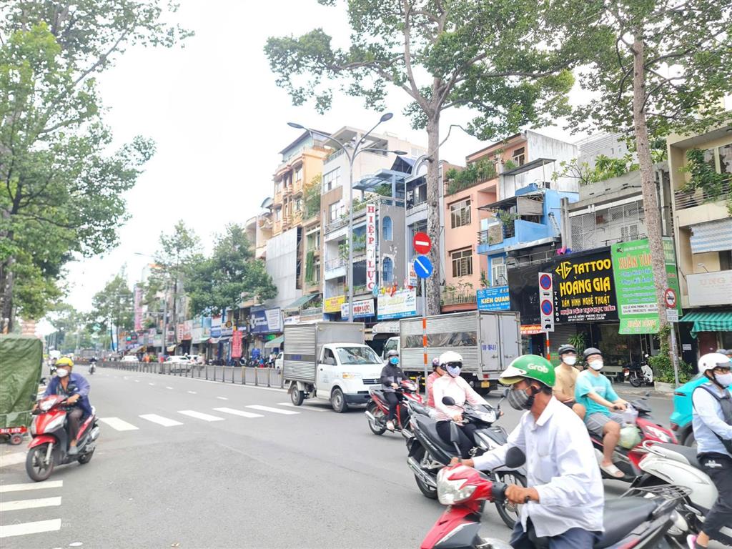 Siêu dòng tiền 400tr/tháng mt nguyễn trong tuyển 17m x 21m , hầm 10 tầng, hđt 400tr , giá 120 tỷ