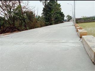 Bán đất thôn việt yên  đông yên  quốc oai 100 m2 full thổ cư giá 1,8 tỷ. sát mép khu cn 72ha