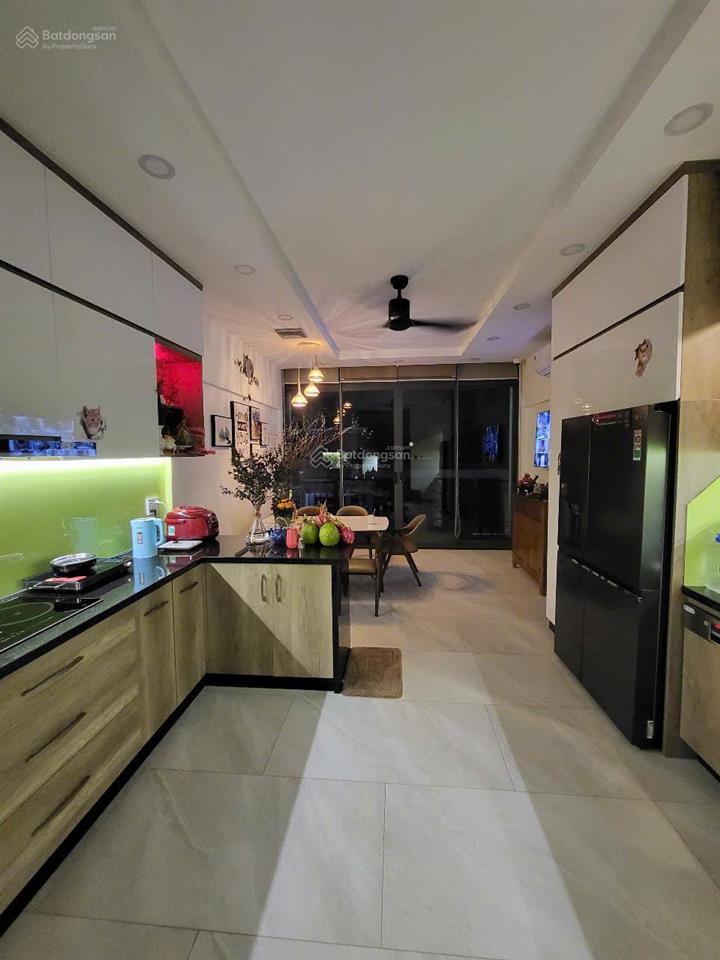 Chính chủ nhà mới, công viên trước nhà, đường nhựa 10m, full nội thất 3 tầng, kdc bình lợi