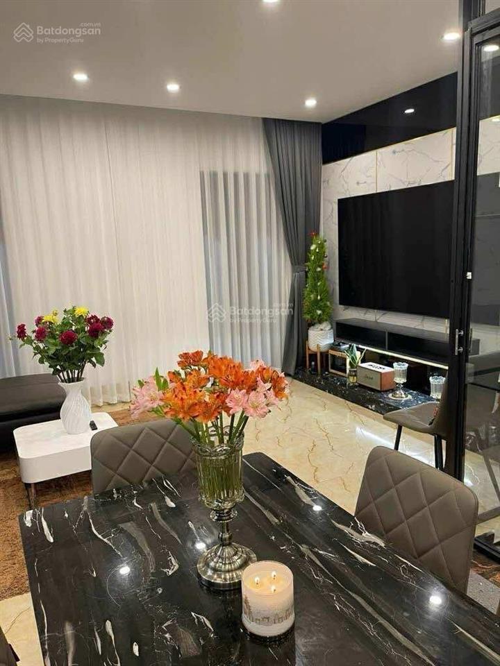 Loanh quanh hơn 7 tỷ. có ngay nhà 5 tầng đẹp tại ngọc thụy  diện tích 45m²  ô tô đỗ cửa
