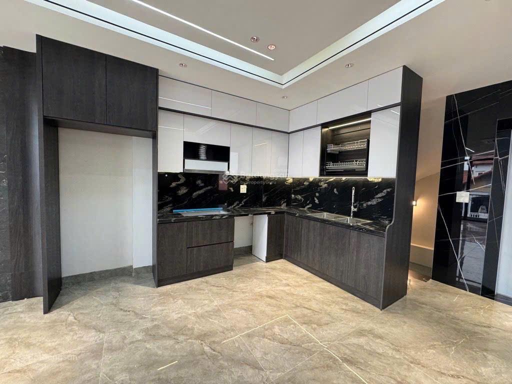 Duy nhất 1 căn tại bồ đề  nhà 6 tầng thang máy  ô tô vào nhà  giá chỉ hơn 9 tỷ