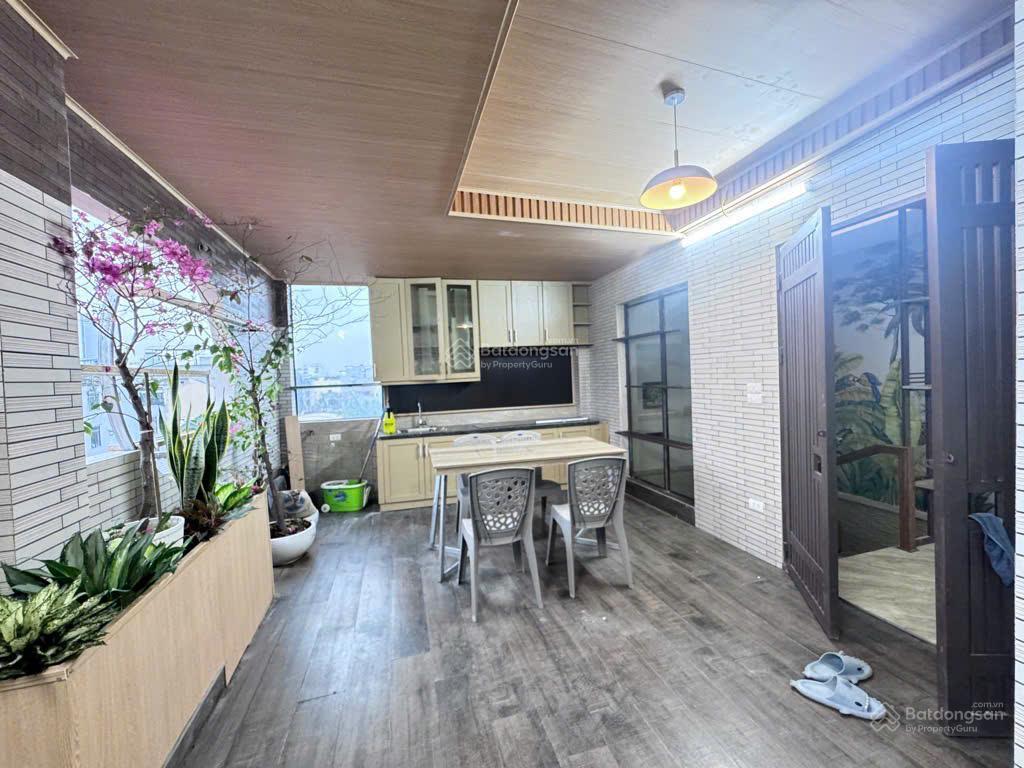 Siêu hiếm siêu hiếm. nhà 5 tầng dân xây  ô tô đỗ cửa tại thượng thanh giá chỉ hơn 8 tỷ