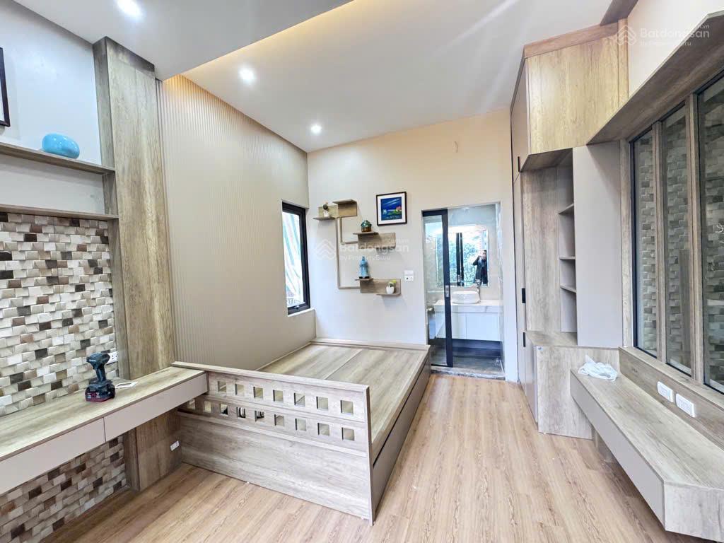 Siêu hiếm siêu hiếm. nhà 5 tầng dân xây  ô tô đỗ cửa tại thượng thanh giá chỉ hơn 8 tỷ