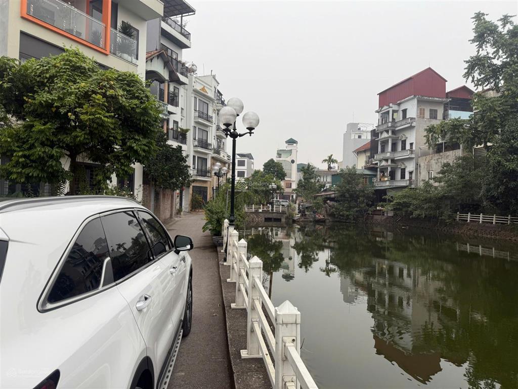 Xót lại lô đất đẹp duy nhất tại ngọc thuỵ 75m2 view hồ ô tô vào tận đất giá chỉ hơn 11 tỷ