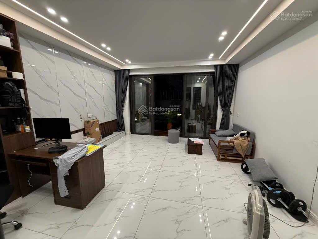 Bán nhà thượng thanh 5 tầng mới  diện tích 65m2. sát ô tô tránh  giá chỉ nhỉnh 9 tỷ  đầu tư tốt