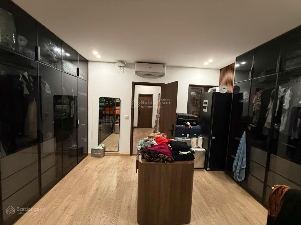 Bán nhà thượng thanh 5 tầng mới  diện tích 65m2. sát ô tô tránh  giá chỉ nhỉnh 9 tỷ  đầu tư tốt