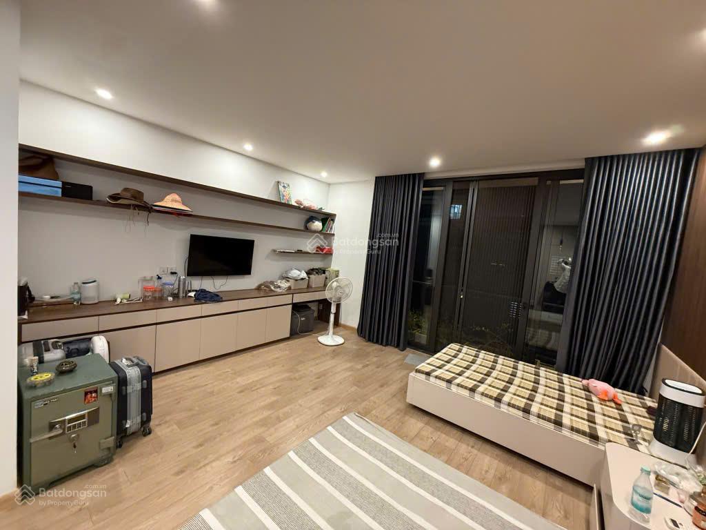 Bán nhà thượng thanh 5 tầng mới  diện tích 65m2. sát ô tô tránh  giá chỉ nhỉnh 9 tỷ  đầu tư tốt