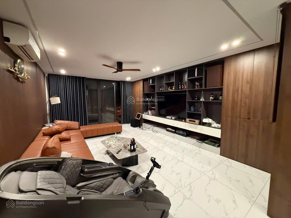 Bán nhà thượng thanh 5 tầng mới  diện tích 65m2. sát ô tô tránh  giá chỉ nhỉnh 9 tỷ  đầu tư tốt
