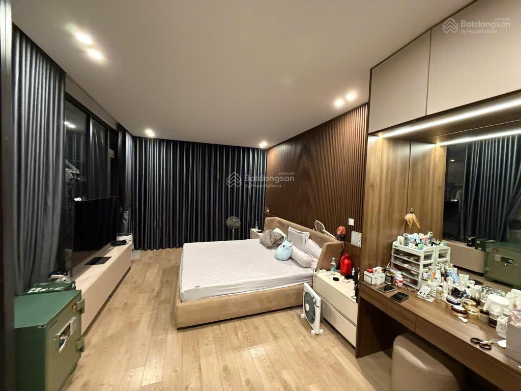 Bán nhà thượng thanh 5 tầng mới  diện tích 65m2. sát ô tô tránh  giá chỉ nhỉnh 9 tỷ  đầu tư tốt
