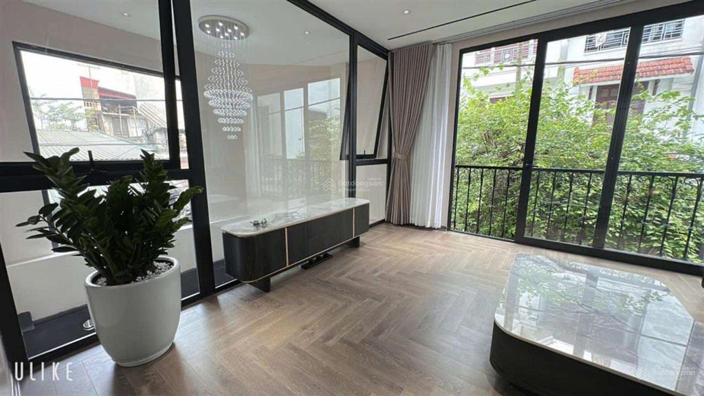 Duy nhất tại việt hưng  nhà 6 tầng thang máy  ô tô vào nhà  giá chỉ hơn 8 tỷ