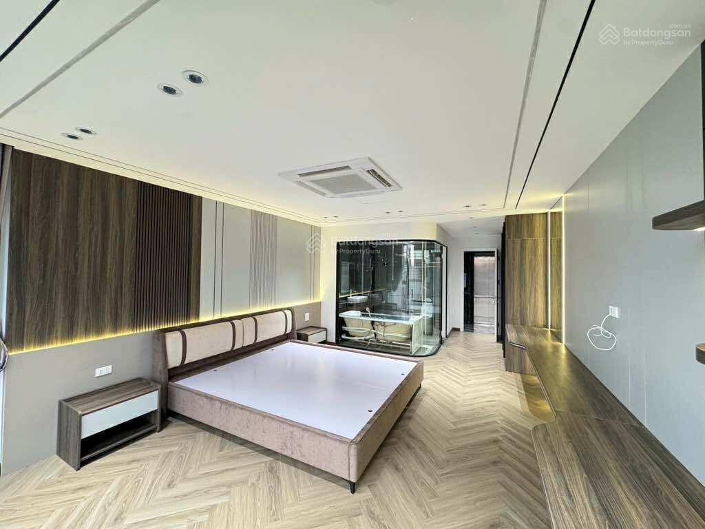 Đẳng cấp nhà việt hưng 6 tầng thang máy  gara 2 ô tô vào nhà. chủ cần bán gấp trong tháng