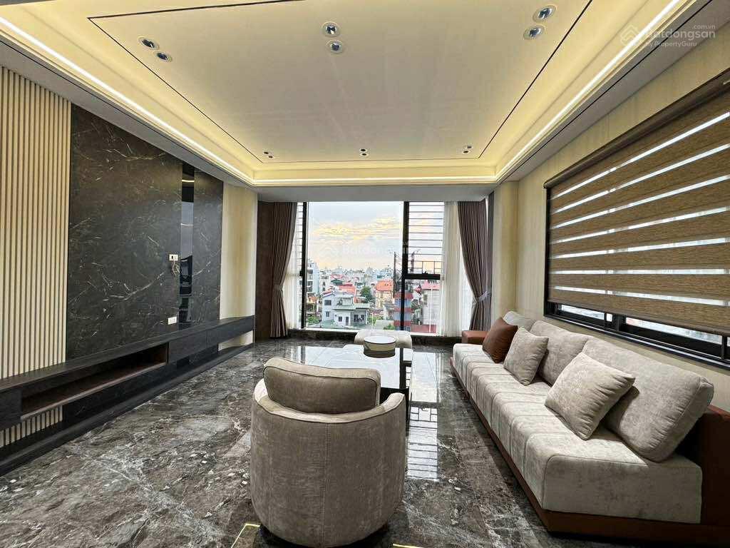 Đẳng cấp nhà việt hưng 6 tầng thang máy  gara 2 ô tô vào nhà. chủ cần bán gấp trong tháng