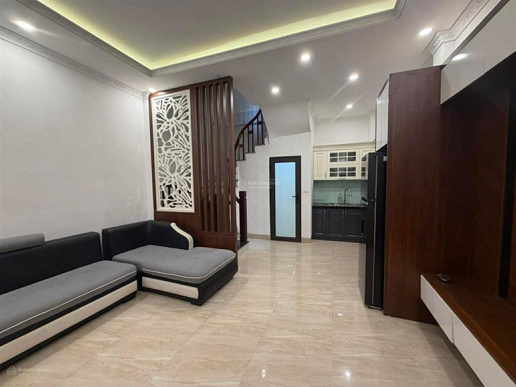 Rẻ nhất hoa lâm  nhà 5 tầng mới  sát mặt phố kinh doanh  giá chỉ hơn 6 tỷ