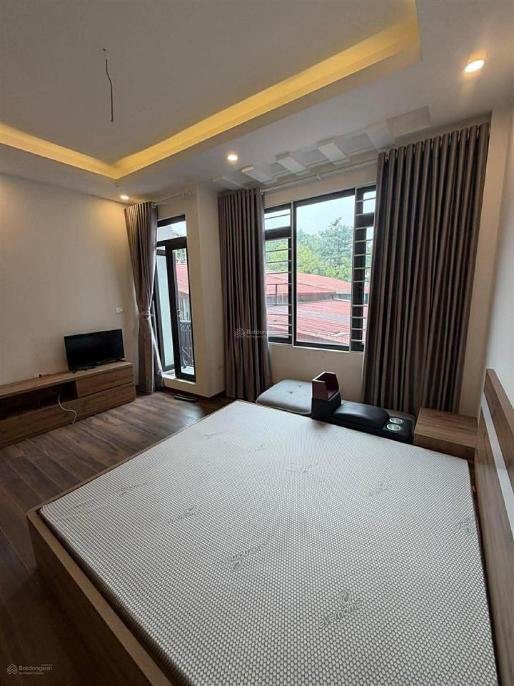 Rẻ nhất hoa lâm  nhà 5 tầng mới  sát mặt phố kinh doanh  giá chỉ hơn 6 tỷ