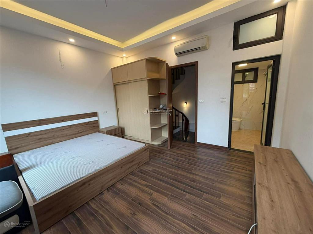Rẻ nhất hoa lâm  nhà 5 tầng mới  sát mặt phố kinh doanh  giá chỉ hơn 6 tỷ