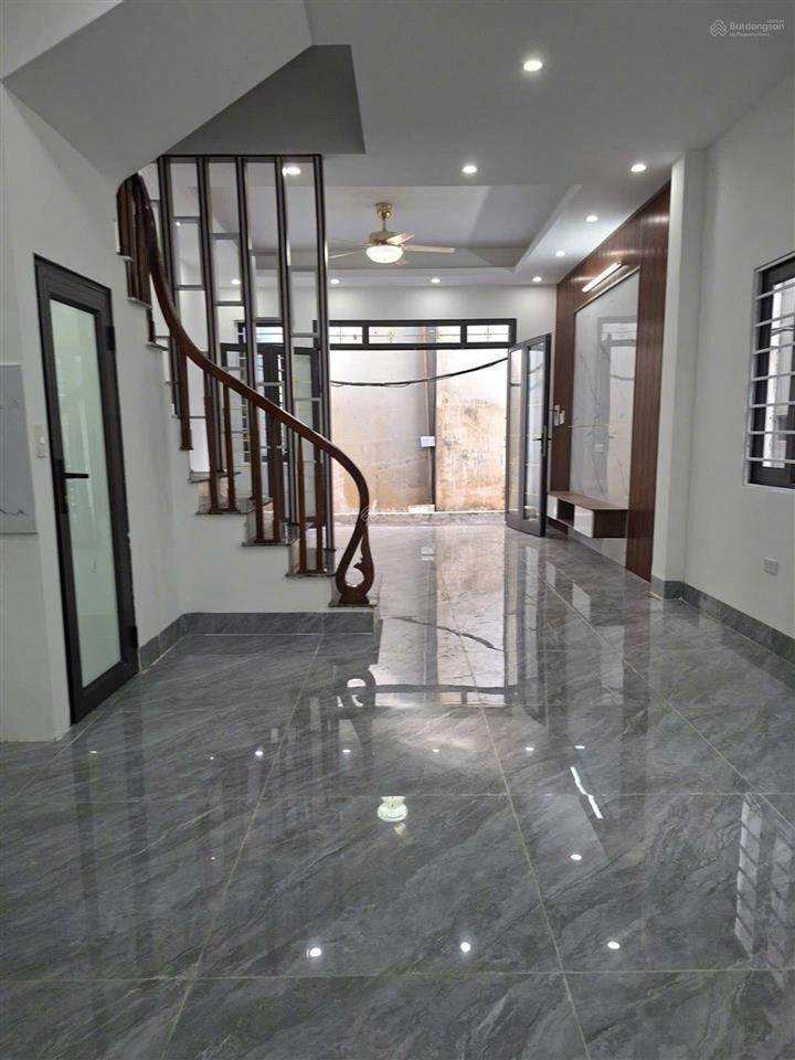 Hiếm có 1 căn siêu phẩm nhà 5 tầng mới đức giang. ngõ ô tô. giá chỉ hơn 8 tỷ