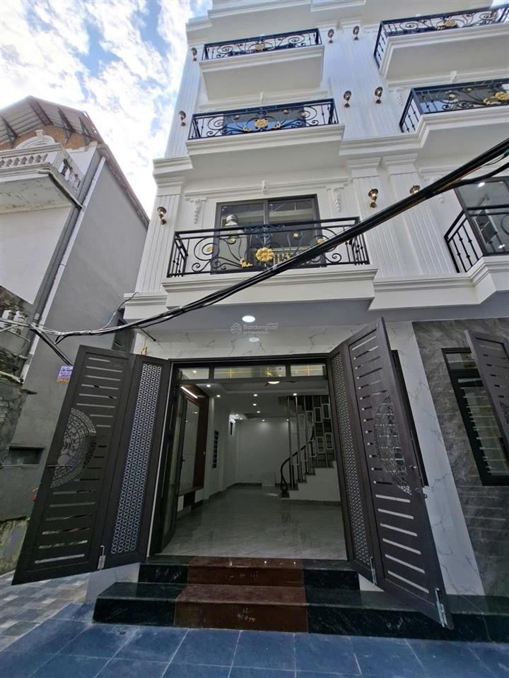 Hiếm có 1 căn siêu phẩm nhà 5 tầng mới đức giang. ngõ ô tô. giá chỉ hơn 8 tỷ