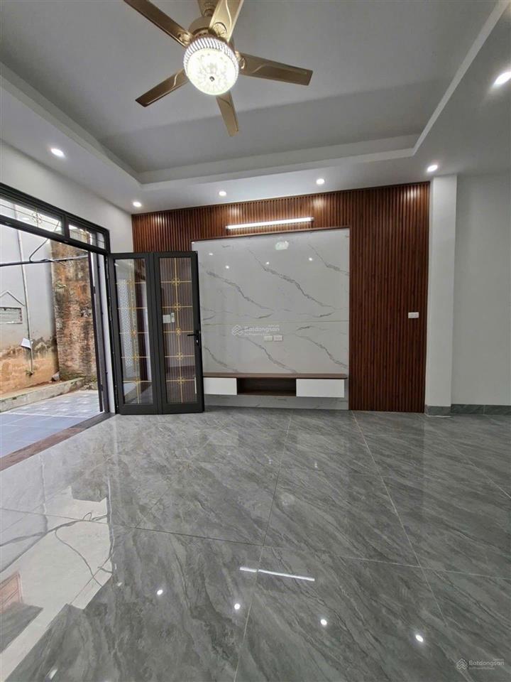 Hiếm có 1 căn siêu phẩm nhà 5 tầng mới đức giang. ngõ ô tô. giá chỉ hơn 8 tỷ