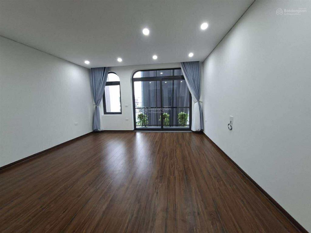 Siêu nhà đẹp tại việt hưng  diện tích sử dụng 47m2 6 tầng mới  ô tô đỗ tận cửa  giá hơn 6 tỷ