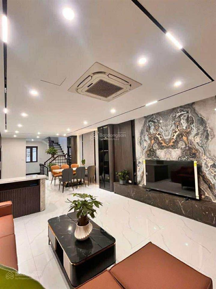 Siêu phẩm nhà 6 tầng thang máy tại nguyễn sơn  ô tô vào nhà  giá hơn 8 tỷ  chủ cần bán gấp