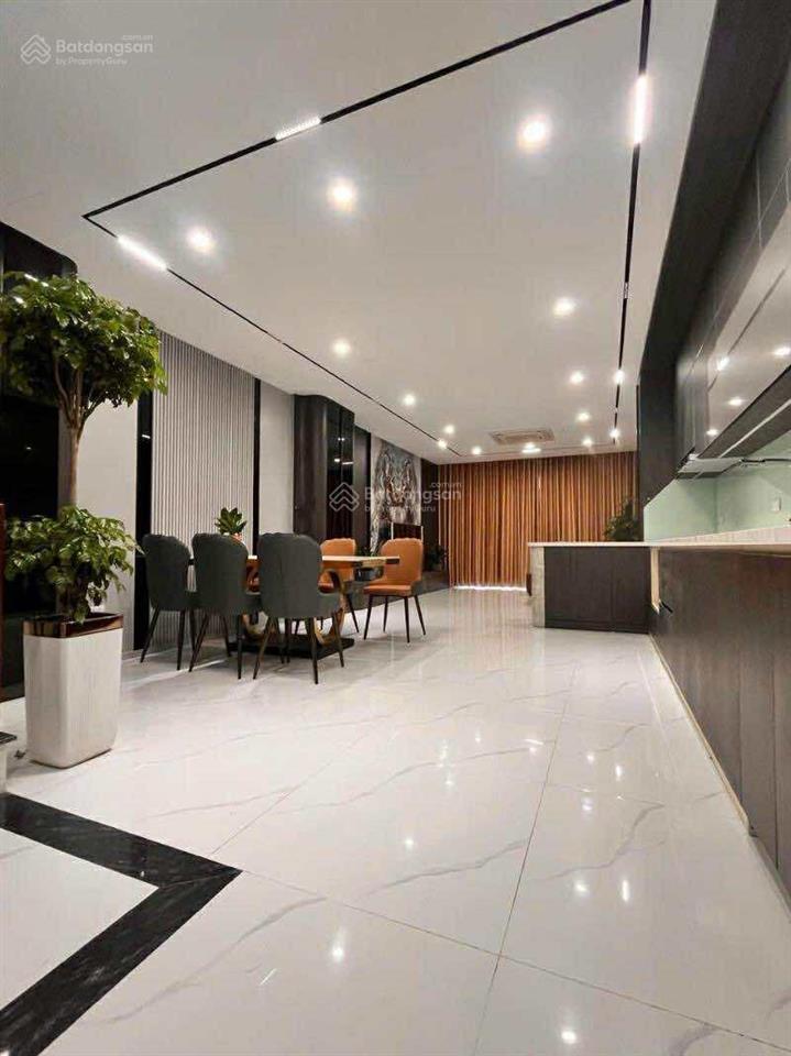 Siêu phẩm nhà 6 tầng thang máy tại nguyễn sơn  ô tô vào nhà  giá hơn 8 tỷ  chủ cần bán gấp