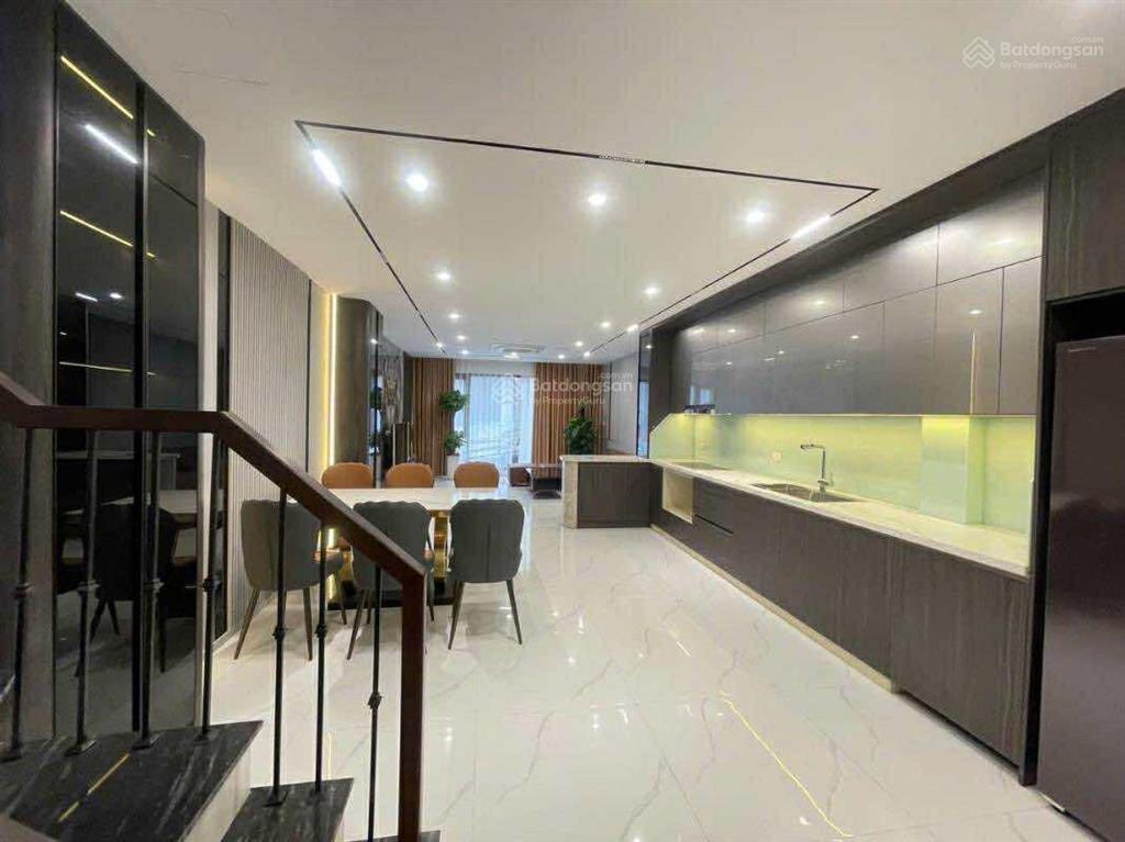 Siêu phẩm nhà 6 tầng thang máy tại nguyễn sơn  ô tô vào nhà  giá hơn 8 tỷ  chủ cần bán gấp